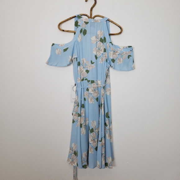 Privacy Please Delta Wrap Dress Cold Shoulder L - Picture 3 of 9